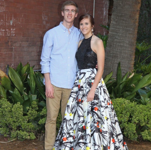 Prom dress - Picture 2 of 3